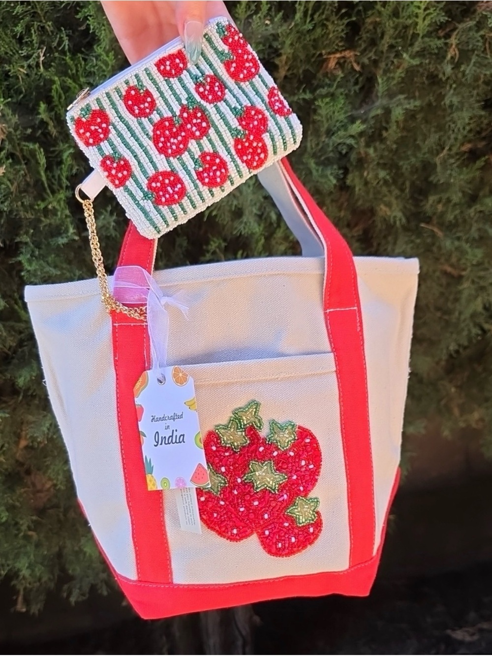 Viral beaded bag tote strawberries 🍓